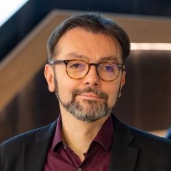 Head and shoulders of Boris Lenhard